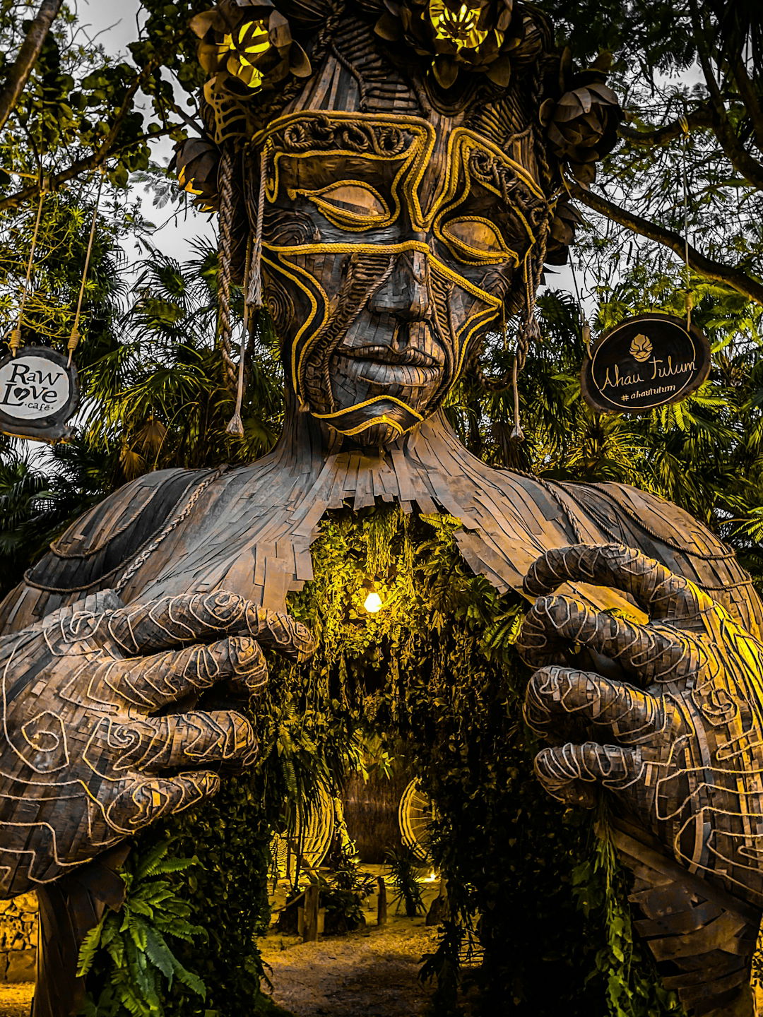 tulum private tourgold and black dragon statue
